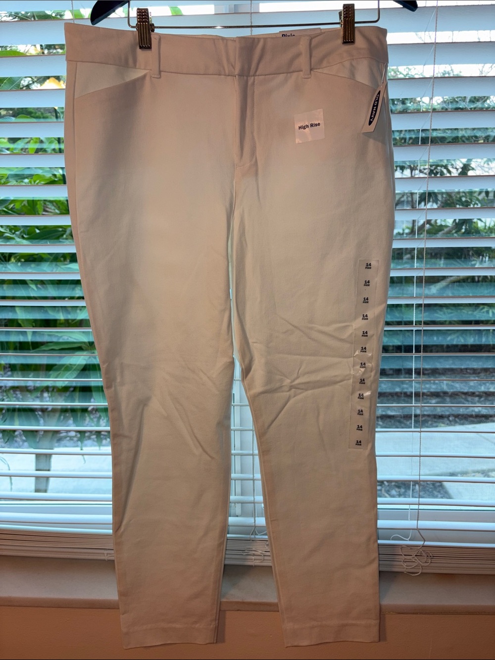 Old Navy Pixie Pants NWT